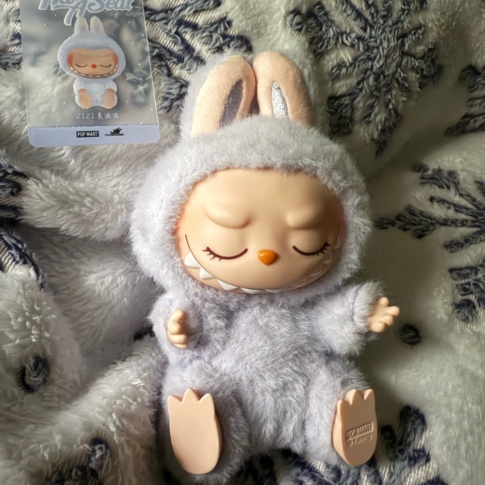 Have A Seat Labubu Zizi